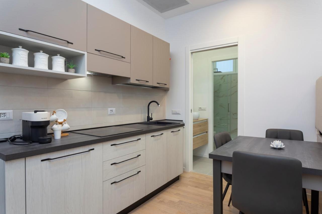 I Host Apartment - Val Strona 6 Milan Bagian luar foto