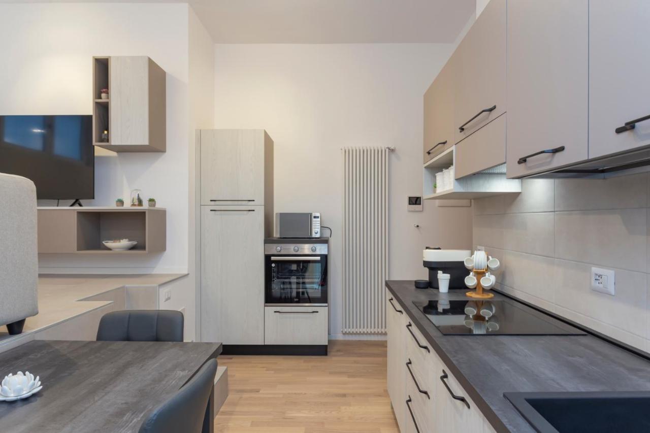 I Host Apartment - Val Strona 6 Milan Bagian luar foto