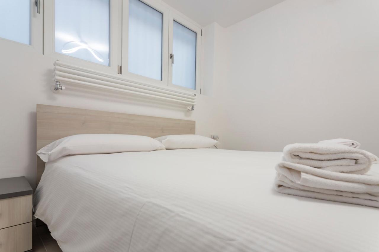 I Host Apartment - Val Strona 6 Milan Bagian luar foto