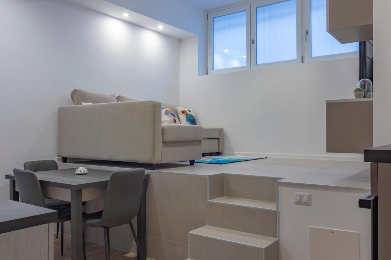 I Host Apartment - Val Strona 6 Milan Bagian luar foto