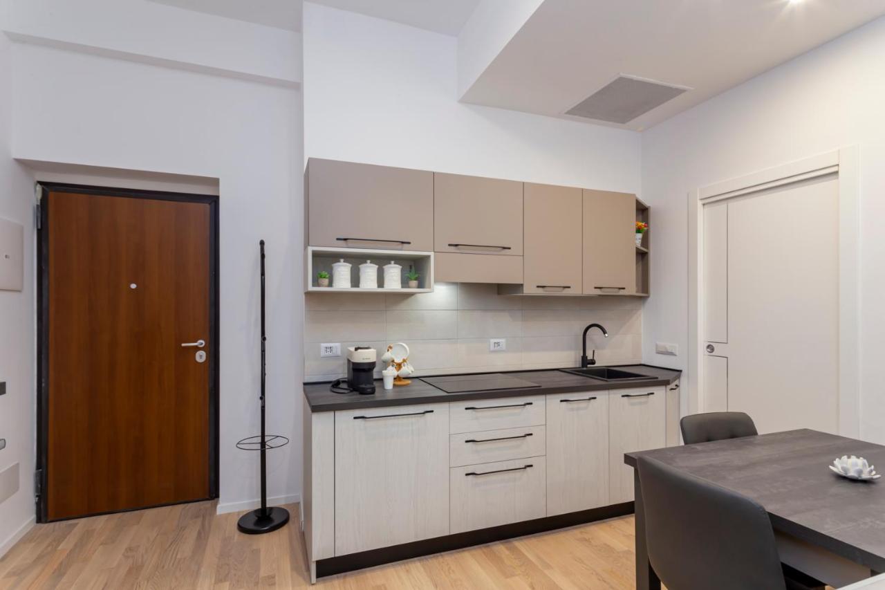 I Host Apartment - Val Strona 6 Milan Bagian luar foto